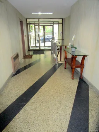 $2,350 | 680 North Terrace Avenue, Unit 2D, Mount Vernon, NY 10552