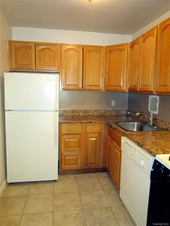 $2,350 | 680 North Terrace Avenue, Unit 2D, Mount Vernon, NY 10552