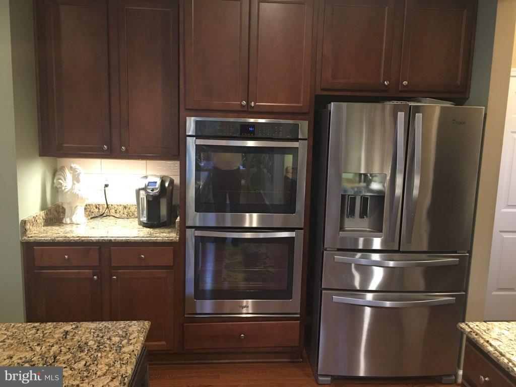 653 Claiborne Road North East, MD 21901 - Photo 4 of 27 Double Dutch oven