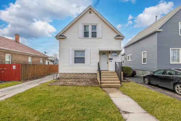 $229,900 | 104 Interocean Avenue, South Chicago Heights, IL 60411