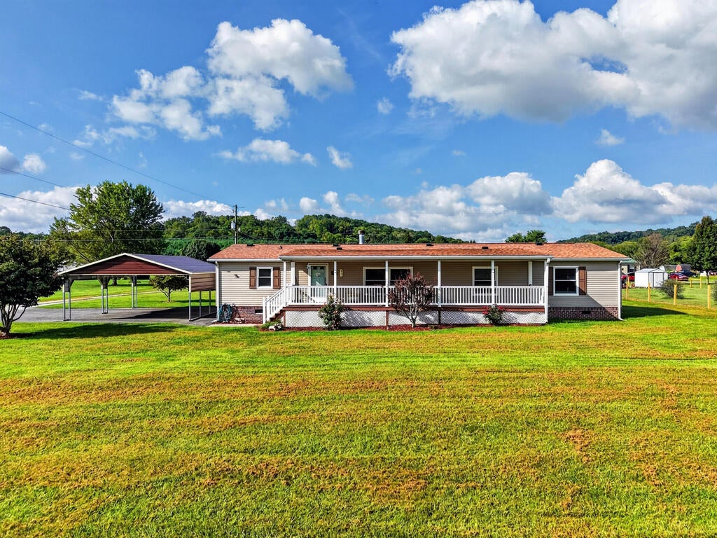 3687 Ivanhoe Road Ivanhoe, VA 24350 - Photo 2 of 81 Gallery Image 2