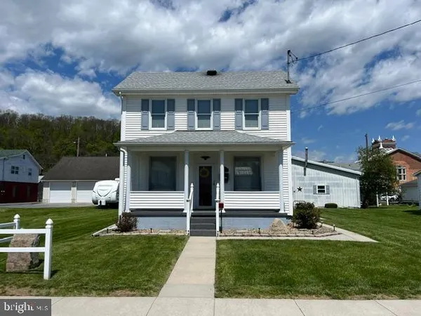$245,000 | 117 West South Street, Everett, PA 15537