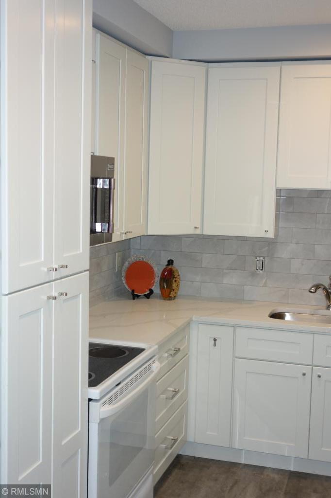 3412 Oak Ridge Road, Unit 104 Minnetonka, MN 55305 - Photo 6 of 25 Gallery Image 6