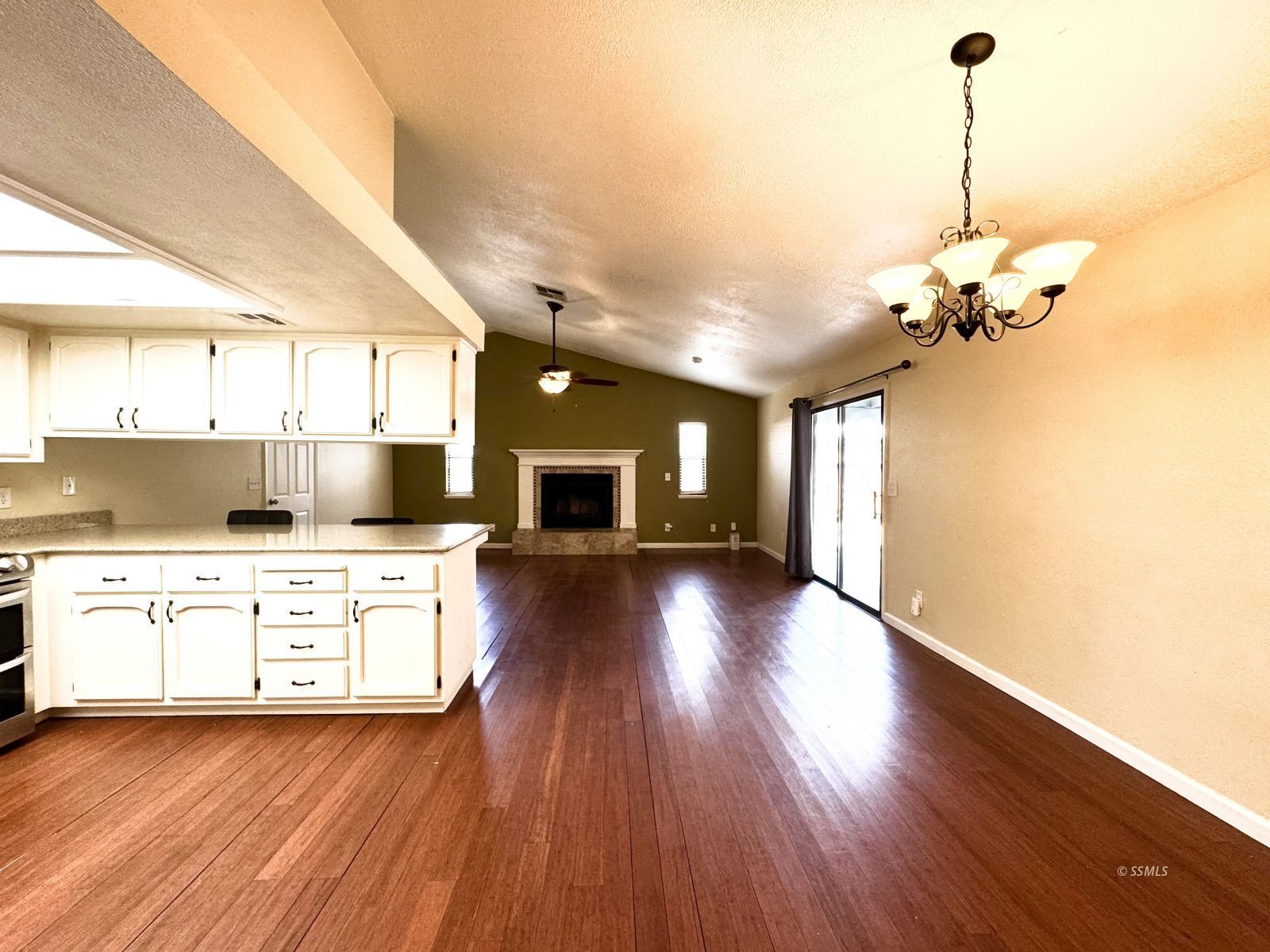 1105 Rebecca Avenue Ridgecrest, CA 93555 - Photo 7 of 27
