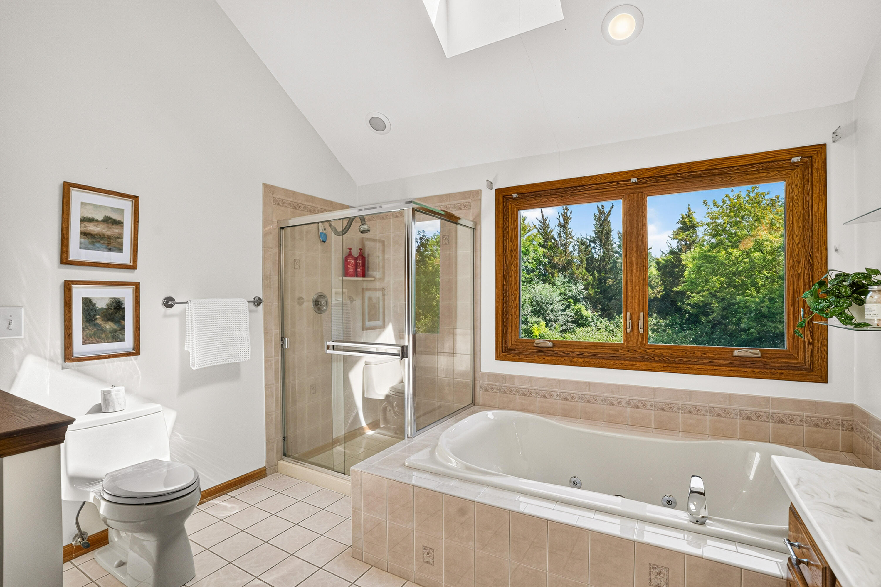 17445 St James Road Brookfield, WI 53045 - Photo 28 of 49 Master En-Suite Bathroom w/ Vaulted Ceilings, Dual Sinks, Soaking Tub & Tiled Shower