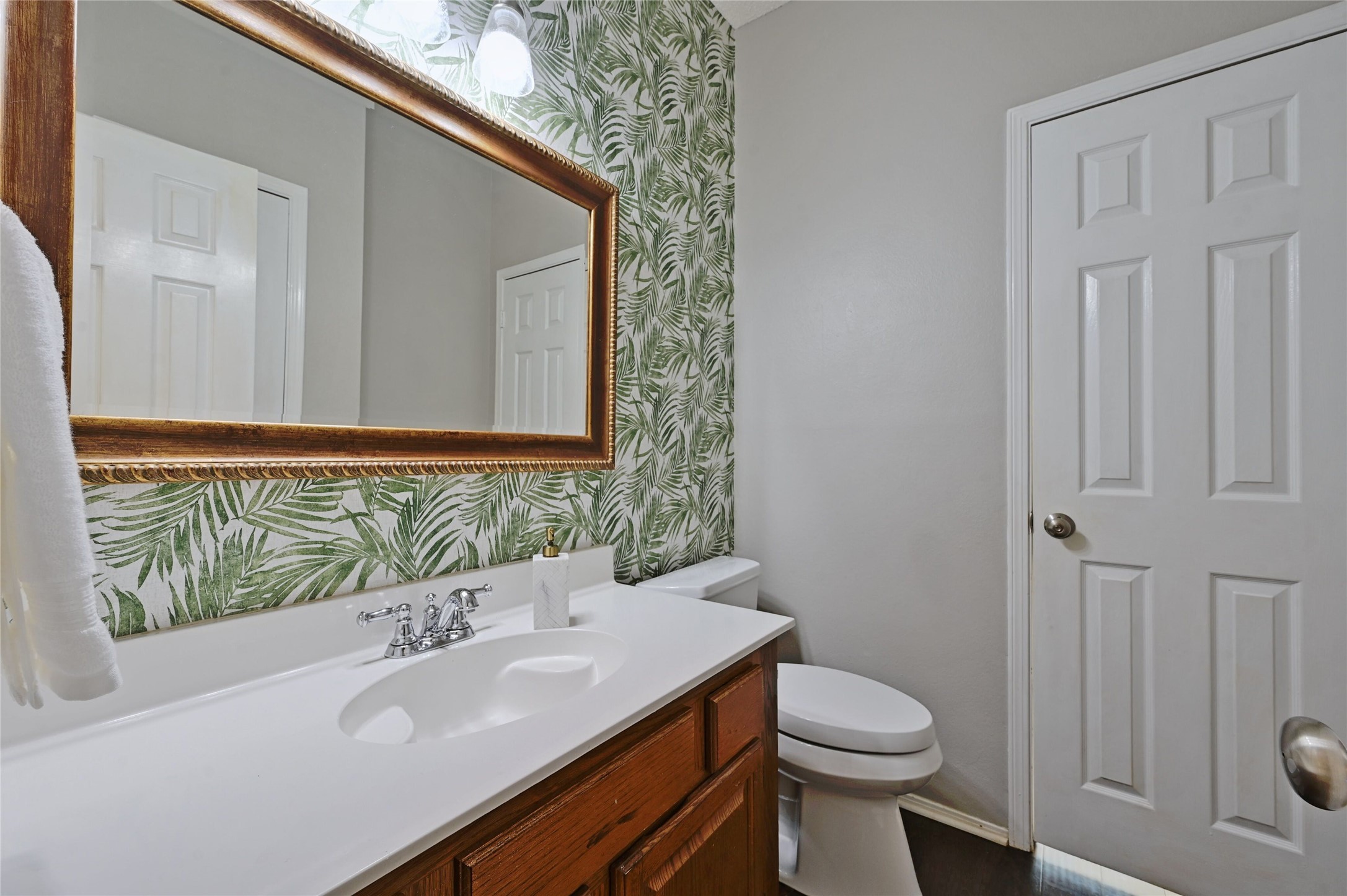 10906 Redgate Lane Austin, TX 78739 - Photo 17 of 25 Half bath connected to study