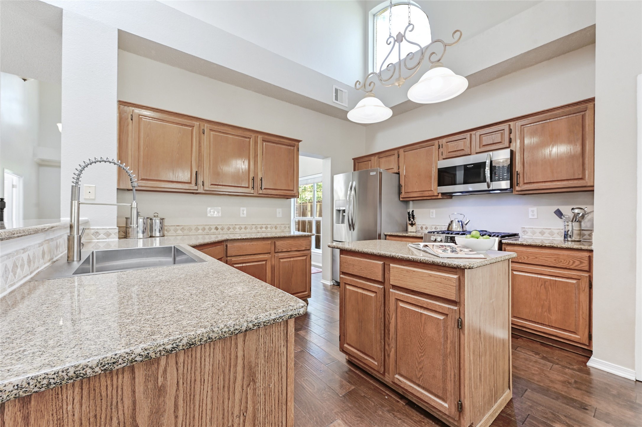 10906 Redgate Lane Austin, TX 78739 - Photo 8 of 25 Kitchen with new appliances