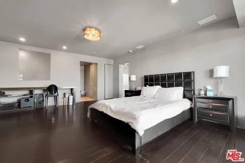 $1,495,000 | 1155 North La Cienega Boulevard, Unit 702, West Hollywood, CA 90069