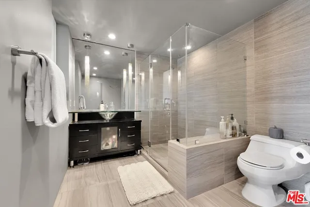 $1,495,000 | 1155 North La Cienega Boulevard, Unit 702, West Hollywood, CA 90069