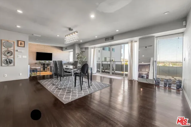 $1,495,000 | 1155 North La Cienega Boulevard, Unit 702, West Hollywood, CA 90069