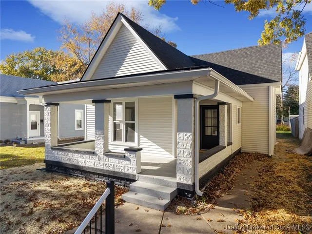 $259,500 | 1935 Center Street, New Albany, IN 47150