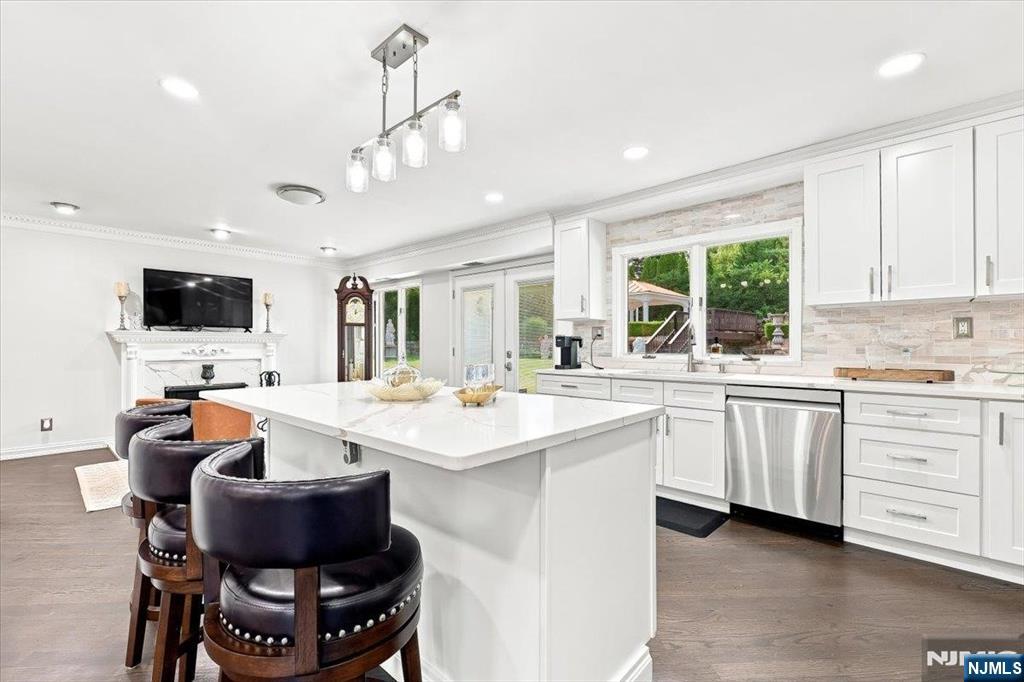 19 Hillside Road Manalapan, NJ 07726 - Photo 6 of 43 Gallery Image 6