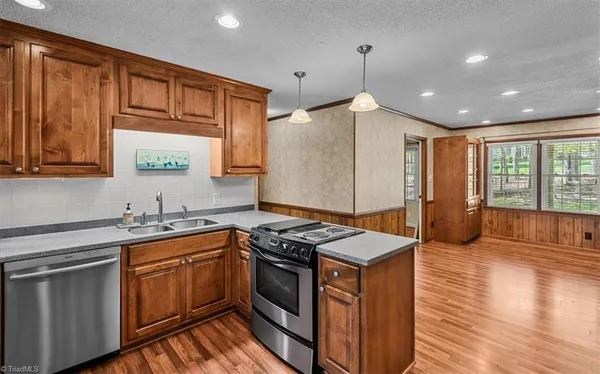 $385,000 | 1905 Glenn Drive, Reidsville, NC 27320