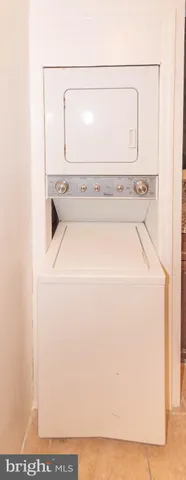 a close up view of washer and dryer