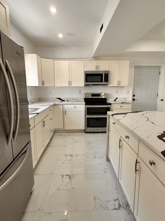 524 Howard Street, Unit 2 Lawrence, MA 01841 - Photo 4 of 27