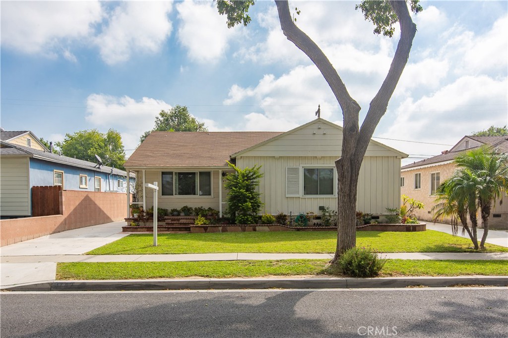 a view of a house with a swimming pool
