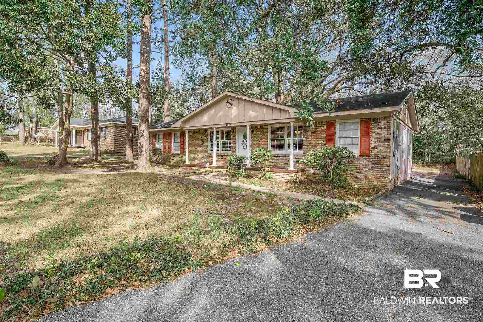 1574 Dover Street Mobile, AL 36618 - Photo 2 of 25