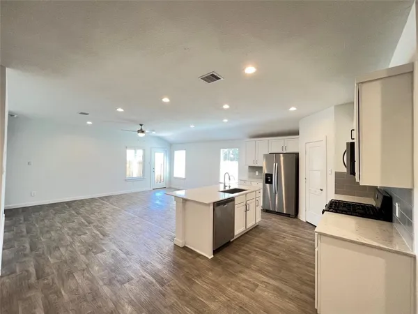 $2,200 | 14206 Black Canyon Lane, Conroe, TX 77384