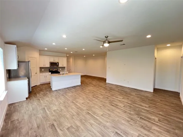 $2,200 | 14206 Black Canyon Lane, Conroe, TX 77384