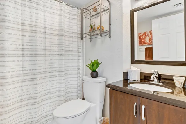 $3,250 | 1801 North Flagler Drive, Unit 704, West Palm Beach, FL 33407