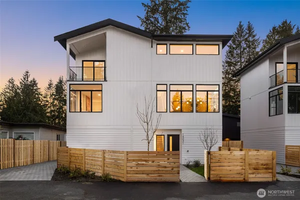 $1,049,950 | 14031 Densmore Avenue North, Seattle, WA 98133