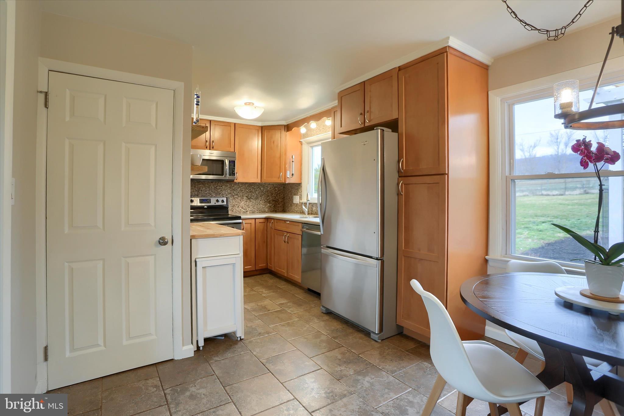 7936 Moyer Road Harrisburg, PA 17112 - Photo 7 of 37