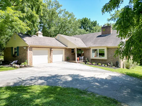 $849,000 | 2403 Hidden Lake Circle, Columbia, TN 38401
