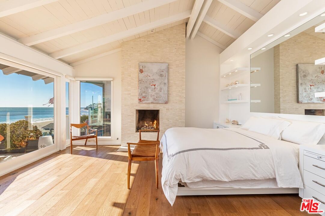 23826 Malibu Road Malibu, CA 90265 - Photo 16 of 37