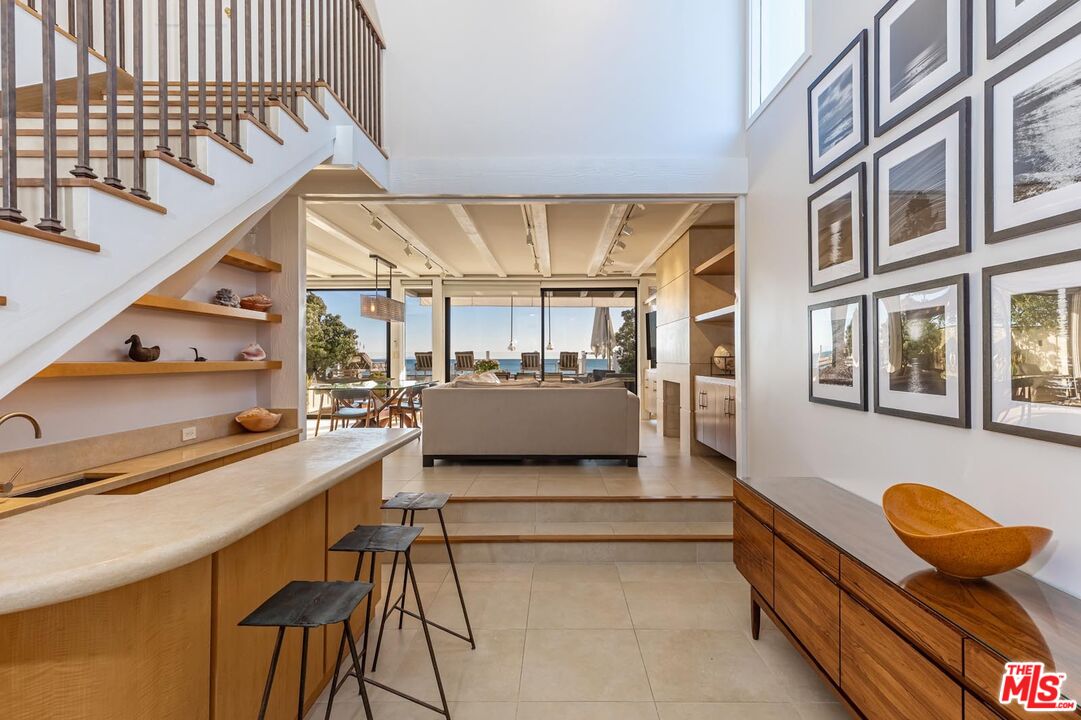 23826 Malibu Road Malibu, CA 90265 - Photo 7 of 37