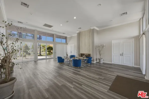 $3,500 | 5301 Balboa Boulevard, Unit F8, Encino, CA 91316