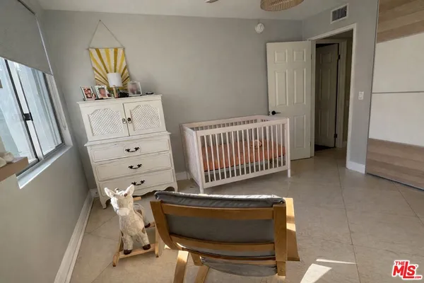 $3,850 | 5301 Balboa Boulevard, Unit F8, Encino, CA 91316