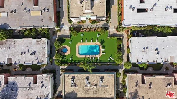 $3,500 | 5301 Balboa Boulevard, Unit F8, Encino, CA 91316