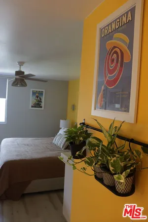 $3,850 | 5301 Balboa Boulevard, Unit F8, Encino, CA 91316