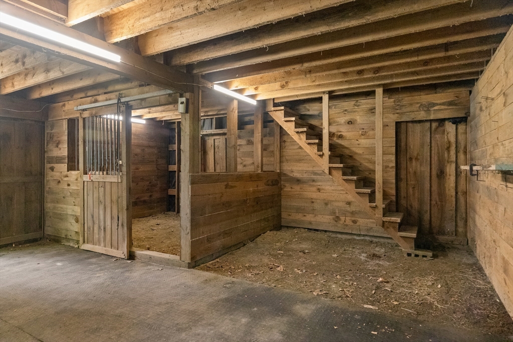 118 Echo Cove Road Hamilton, MA 01982 - Photo 29 of 40 a view of an empty room