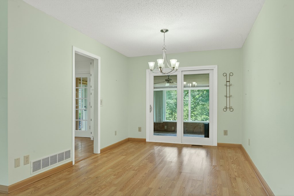 423 Chinquapin Road Ellijay, GA 30536 - Photo 27 of 64 Main level dining area