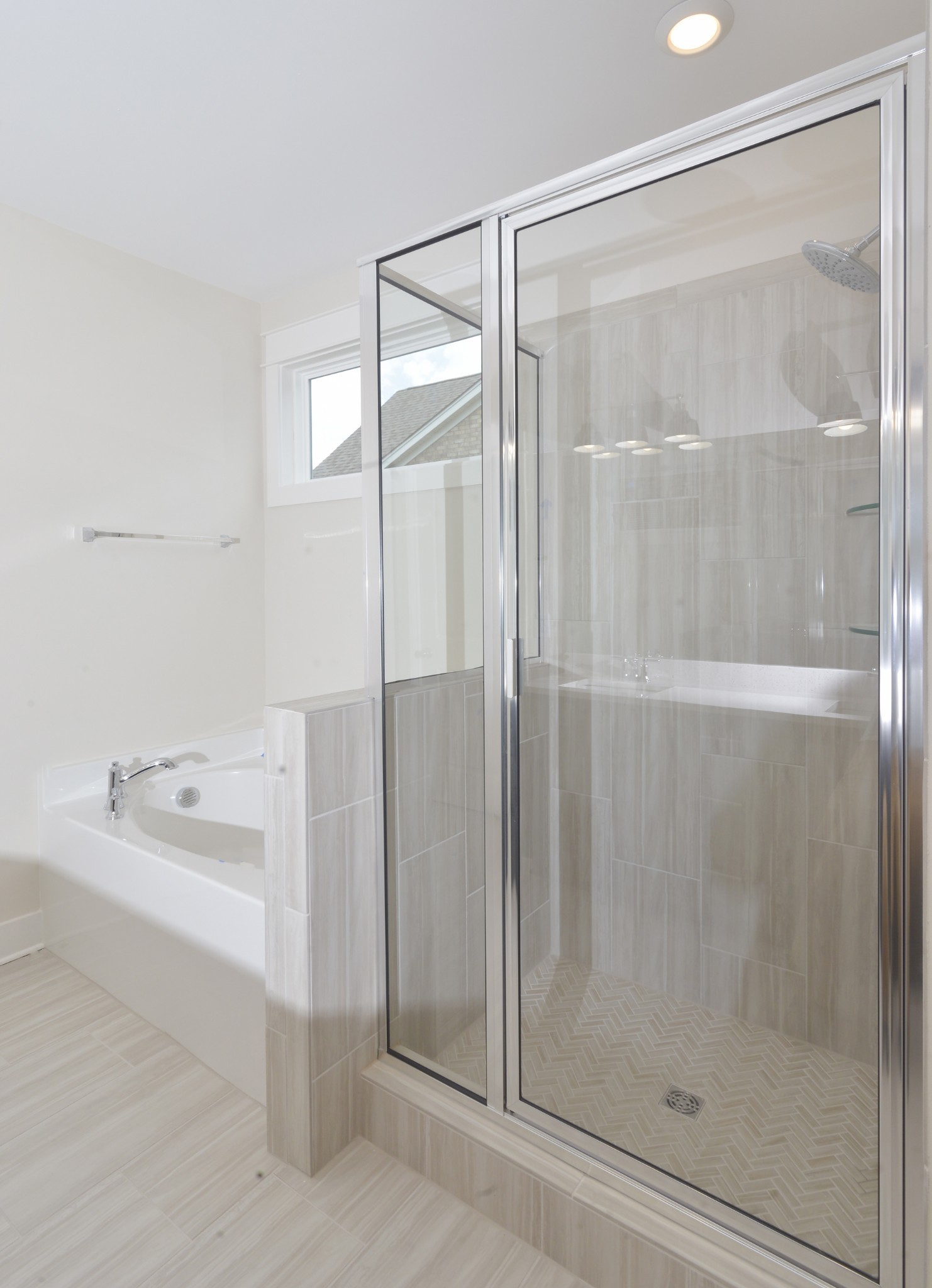 79 Remington Road Lebanon, TN 37090 - Photo 31 of 38 a bathroom with a bathtub and a shower