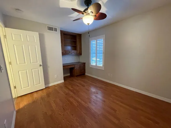 $2,700 | 21611 North 48th Place, Phoenix, AZ 85054