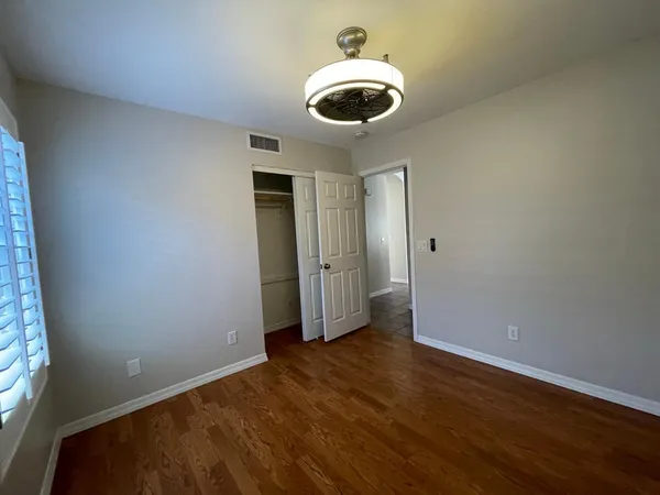 $2,700 | 21611 North 48th Place, Phoenix, AZ 85054