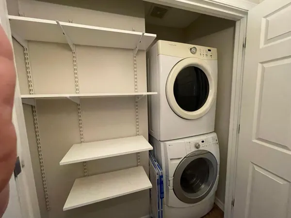 $2,700 | 21611 North 48th Place, Phoenix, AZ 85054