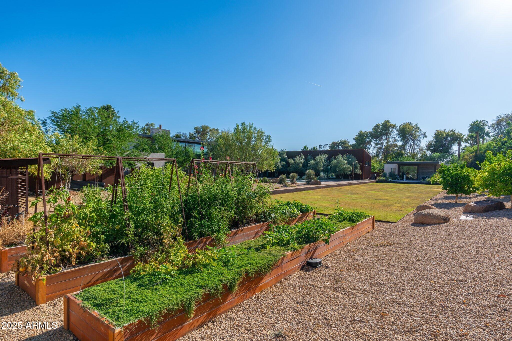 5301 North 23rd Street Phoenix, AZ 85016 - Photo 32 of 33 Prolific Gardens