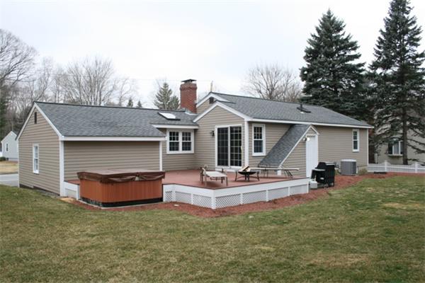 17 Trickett Road Lynnfield, MA 01940 - Photo 10 of 11 Gallery Image 10