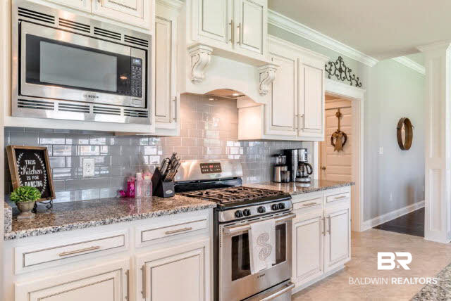 390 Lambton Street Fairhope, AL 36532 - Photo 12 of 23 Kitchen Gas Stove