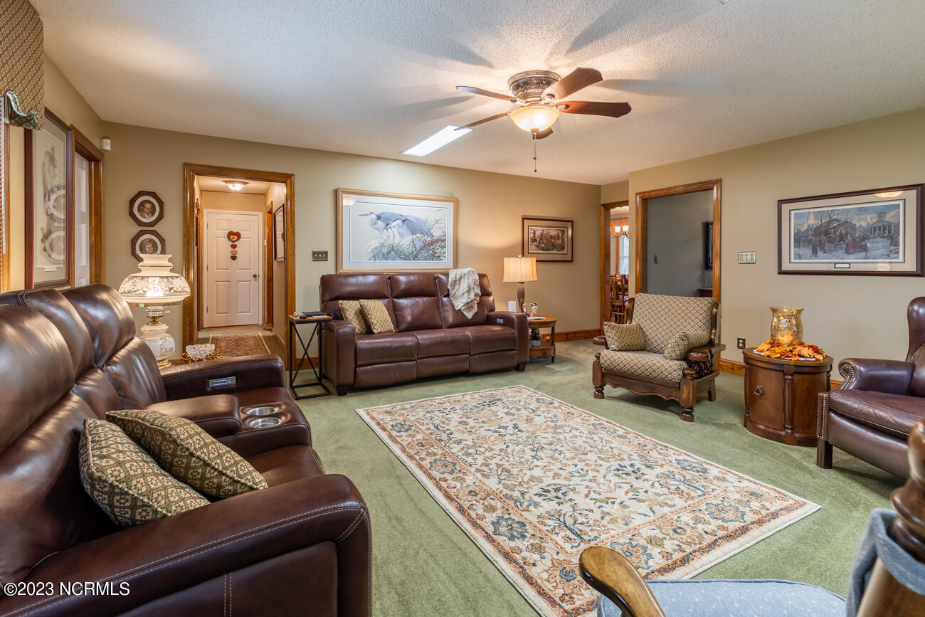 196 Huffmantown Road Richlands, NC 28574 - Photo 12 of 57 huffman-12