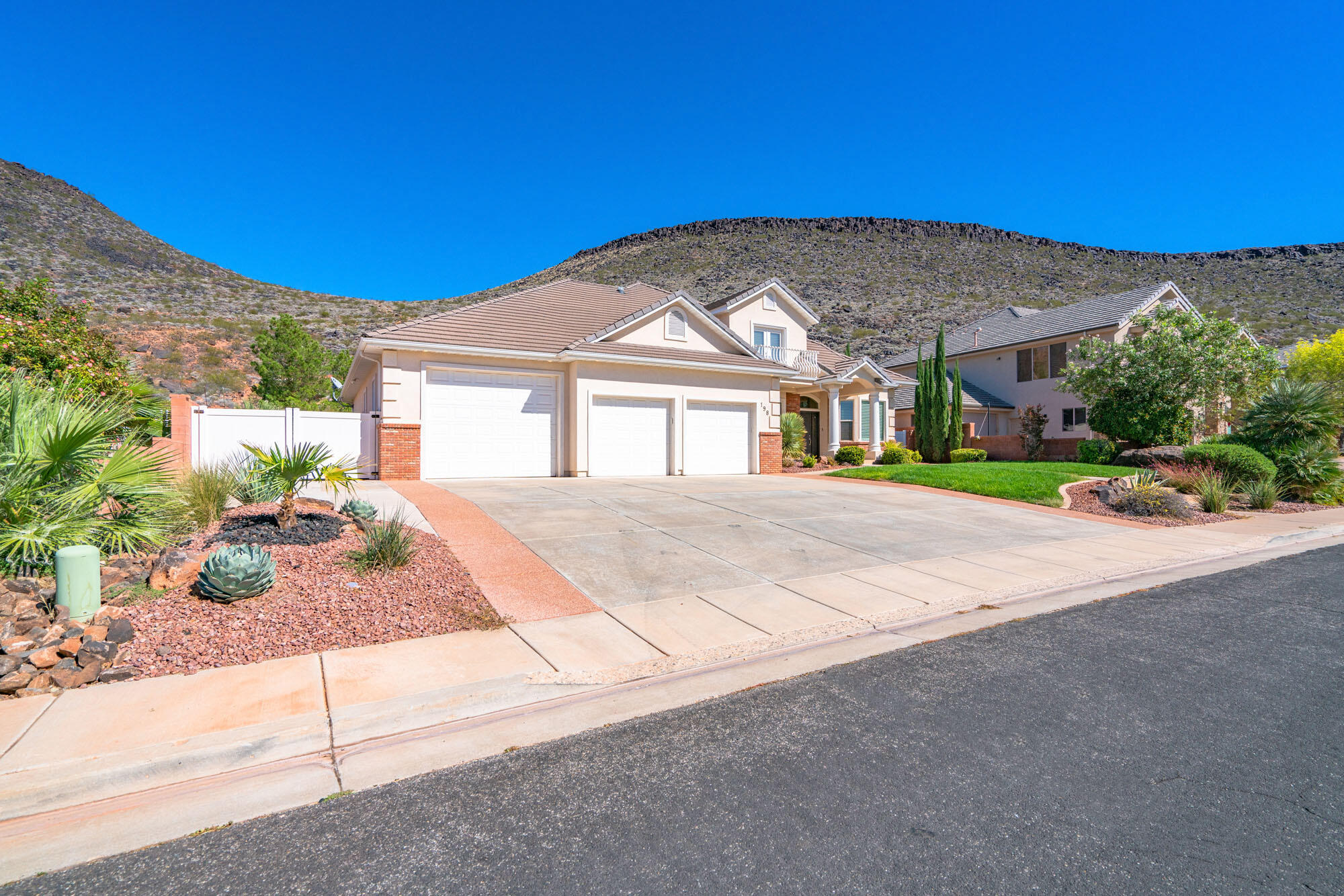 198 Shadow Point Drive St. George, UT 84770 - Photo 2 of 89 198 Shadow Point Dr-002