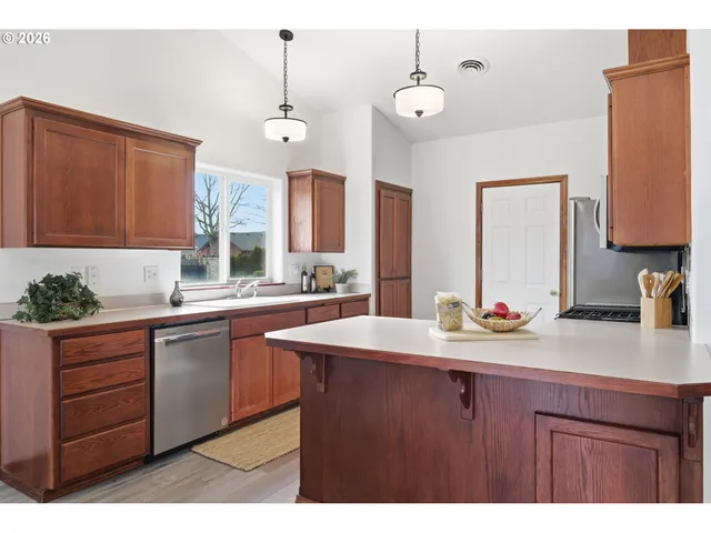 $424,000 | 2989 Dahlia Lane, Eugene, OR 97404