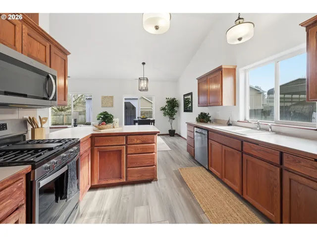 $424,000 | 2989 Dahlia Lane, Eugene, OR 97404