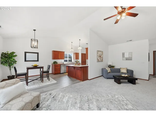 $424,000 | 2989 Dahlia Lane, Eugene, OR 97404