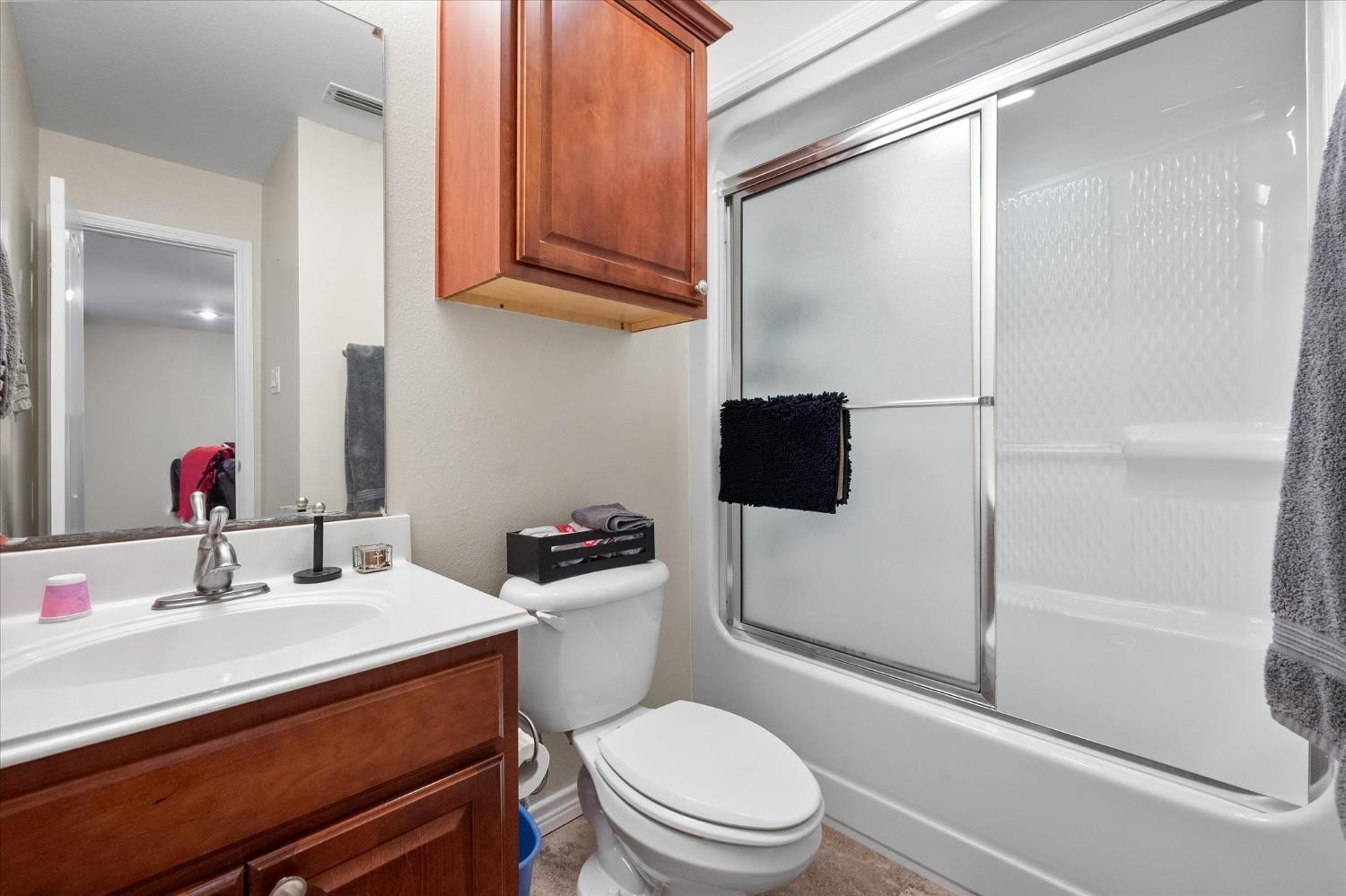 2901 110th Street Lubbock, TX 79423 - Photo 30 of 40 second level bathroom