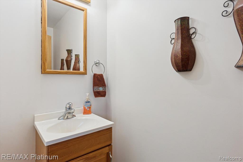 5292 Norton Road Howell, MI 48843 - Photo 16 of 32