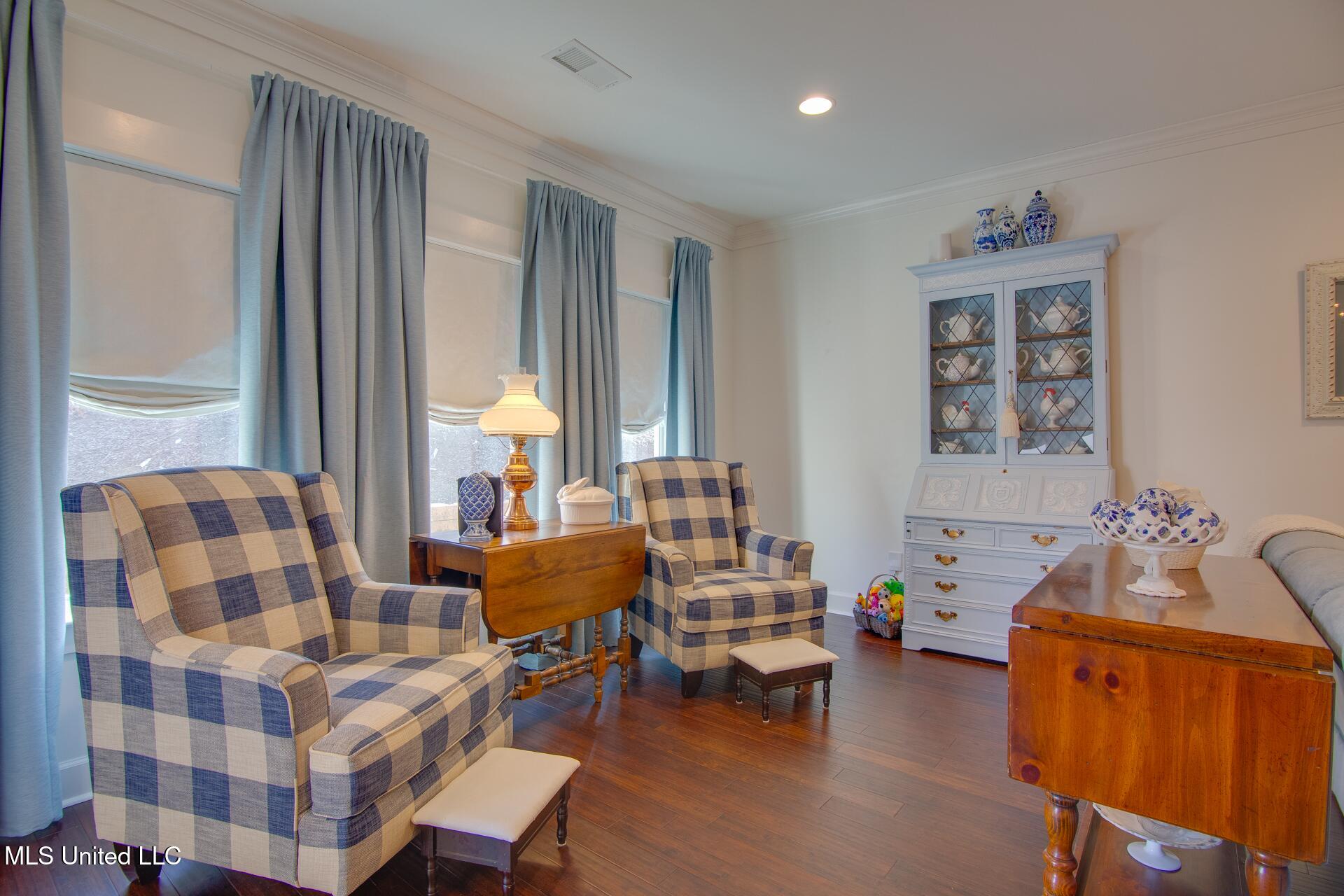 4235 Star Landing Road Nesbit, MS 38651 - Photo 8 of 30 Living Room